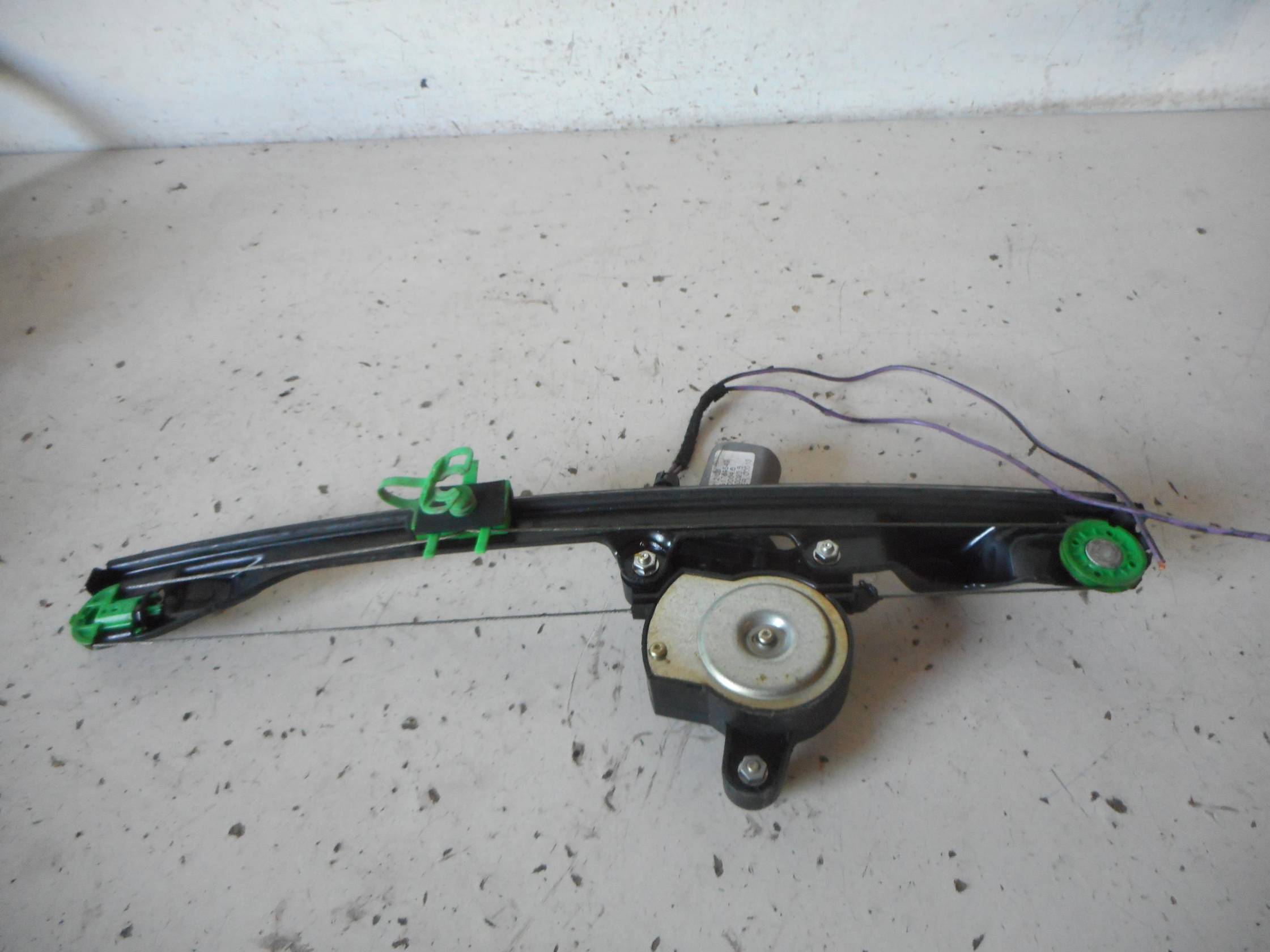 Alzacristallo elettr. porta ant. dx.